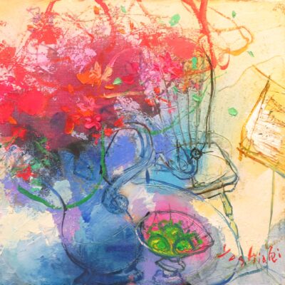 丸いテーブルの花とフルーツ